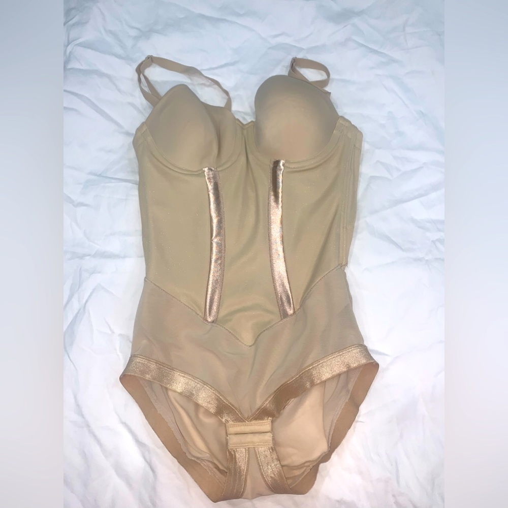 Flexees Maidenform Size 34B adjustable strap or strapless Body Shaper. EUC